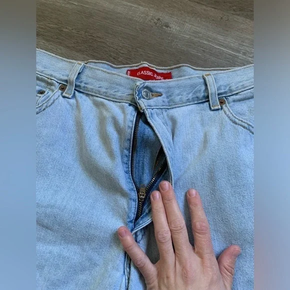 VTG Levi’s Mom Shorts Classic Denim Shorts Light Wash Blue Size 14 Size 32 Boho